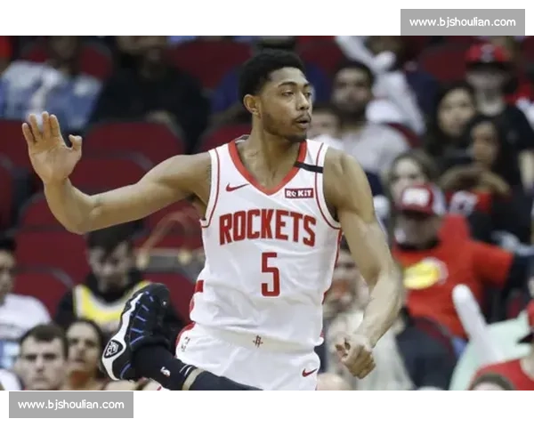 布莱斯臂展实测 2 米 08!父子对比照引热议:视觉错觉还是数据真相? 布莱斯臂展实测 2 米 08!父子对比照引热议:视觉错觉还是数据真相?