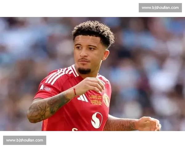 曼联急售桑乔！那不勒斯、米兰、维拉加入争夺，高薪成最大障碍